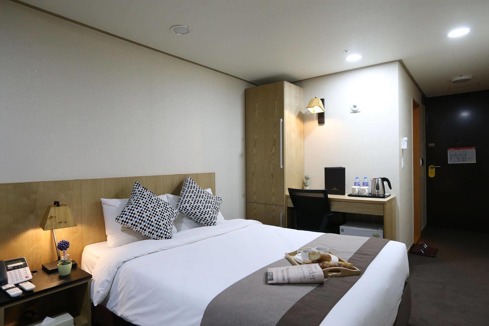 Golden City Hotel Dongdaemun Seoul Bagian luar foto